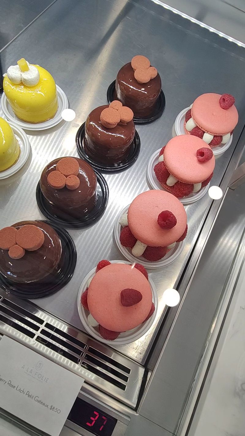 A LA FOLIE, Naperville, IL