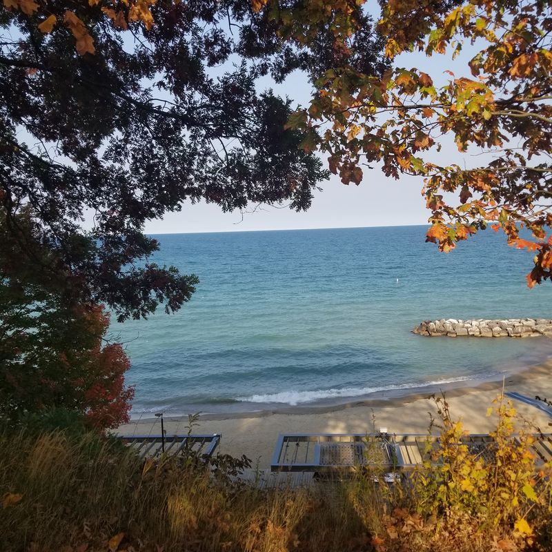 A Lakefront Gem On The North Shore
