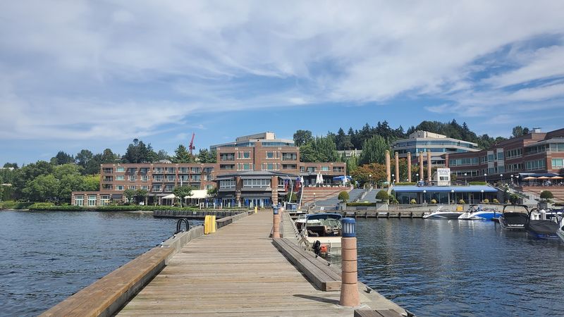 A Lakeside City East of Seattle