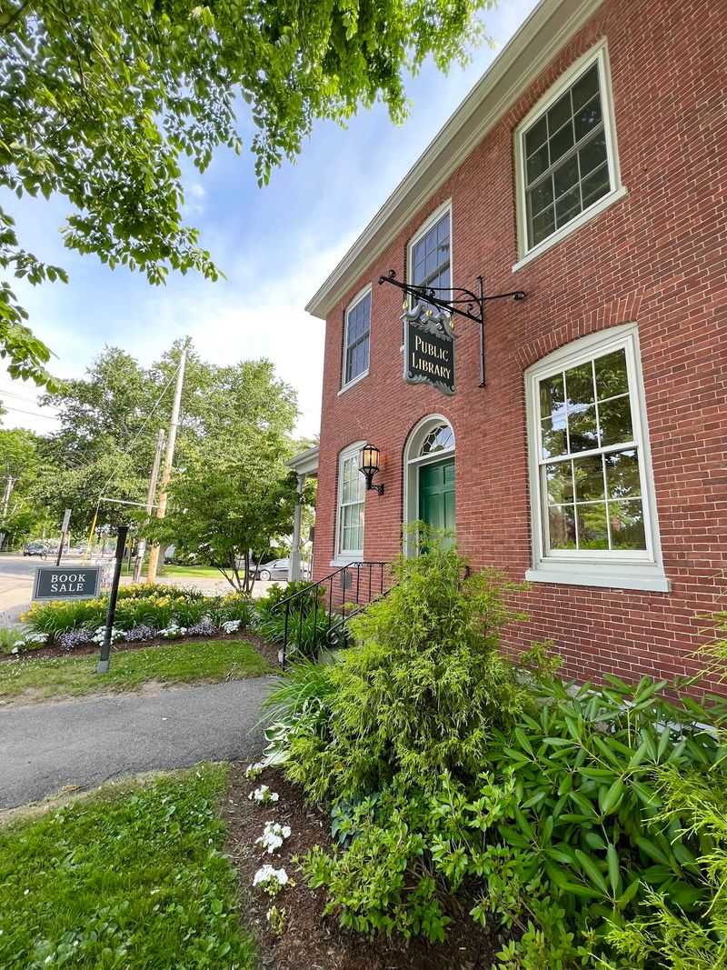 A Library That Acts Like A Social Club A Library That Acts Like A Social Club