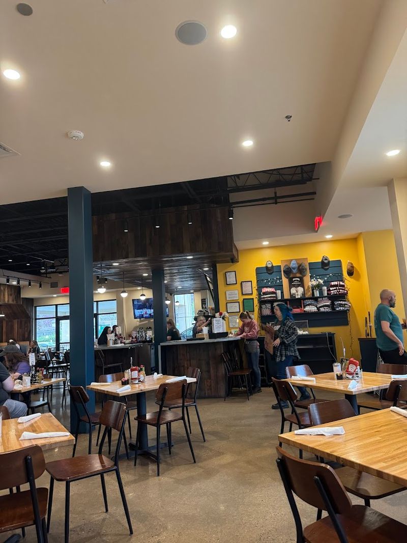 A Lively Breakfast Stop Worth Lingering Over