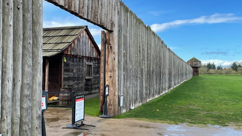 A Living Fort on the North Bank of the Columbia A Living Fort on the North Bank of the Columbia