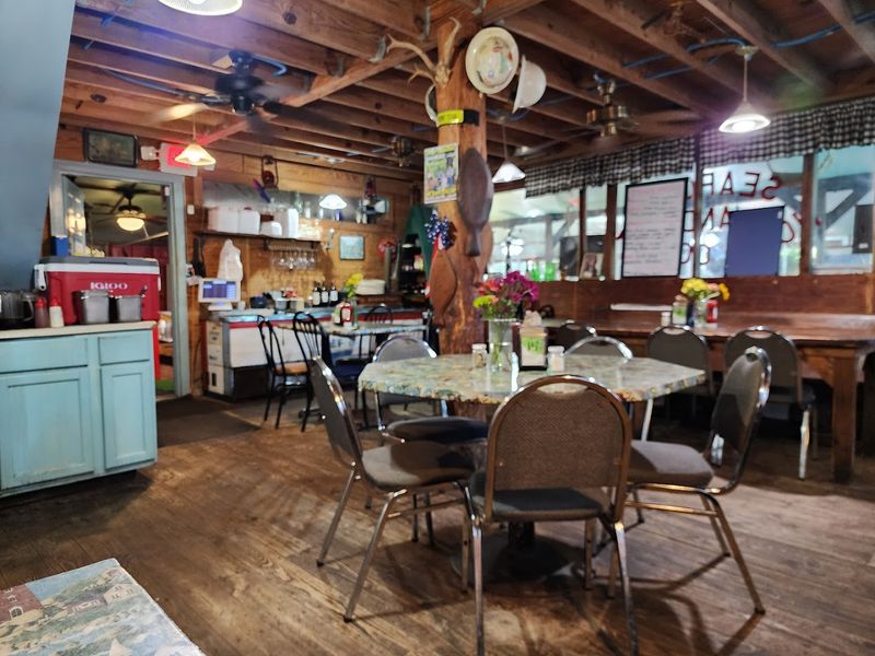 The Homey Decor That Sets The Mood Immediately