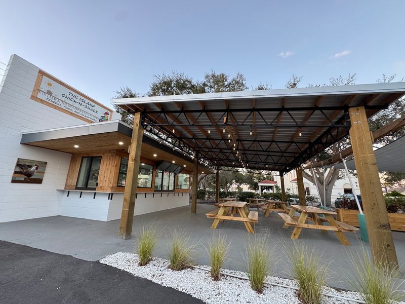 A Location That Makes Lunchtime Incredibly Convenient