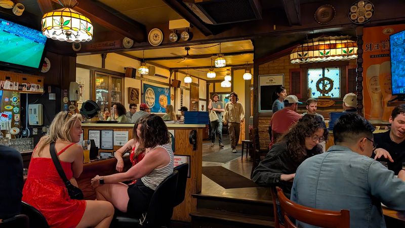 A Lodge-Like Vibe For Friends And Families