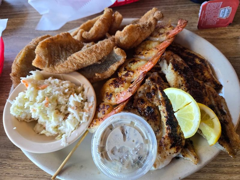 The Signature Catfish Dinner That Keeps People Coming Back