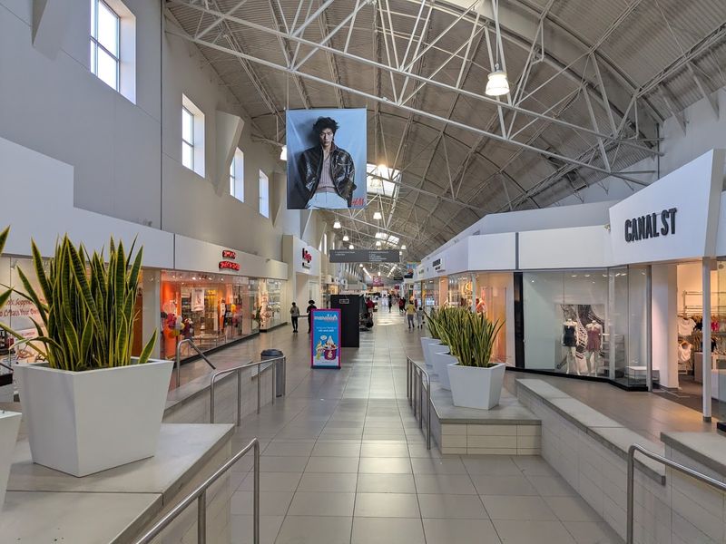 A Mall Built For Serious Shoppers