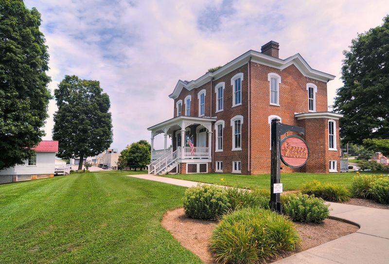 A Mansion Holds Three Museums Under One Roof