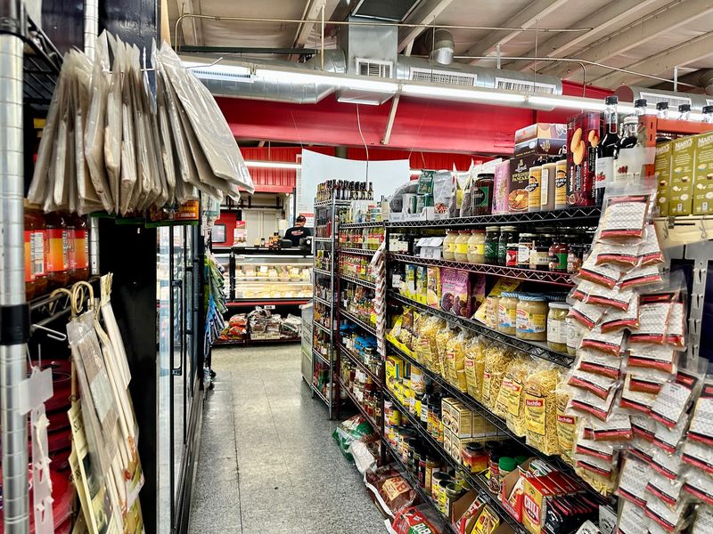A Market Shelf Built For Home Cooks