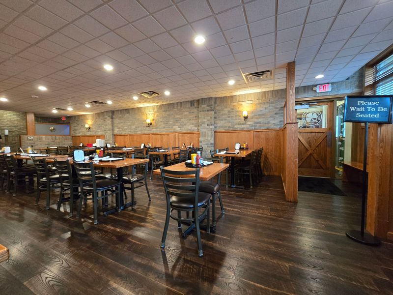 Service That Ranges From Phenomenal To Overwhelmed