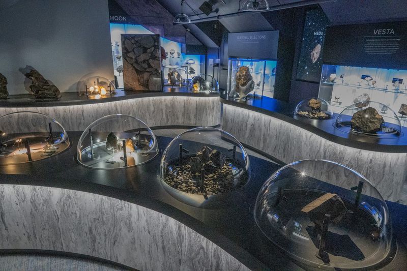 A Meteorite Collection Bigger Than NASA's A Meteorite Collection Bigger Than NASA's