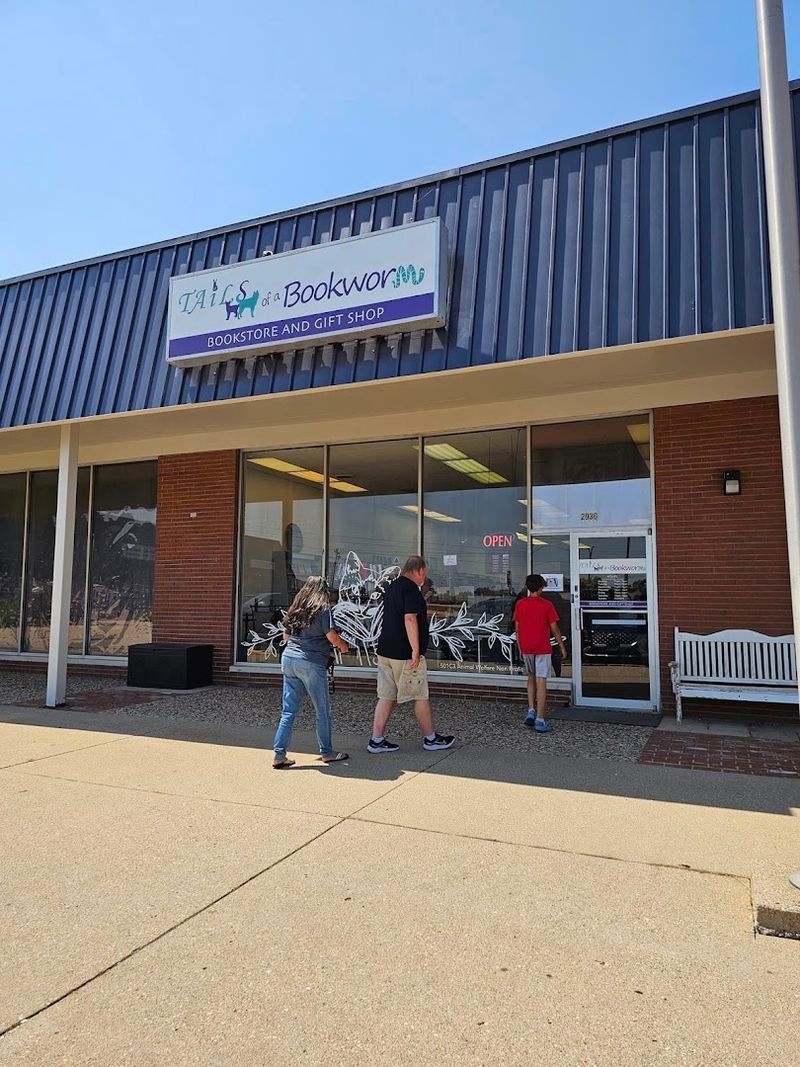 Store Hours, Location, And Practical Visit Tips