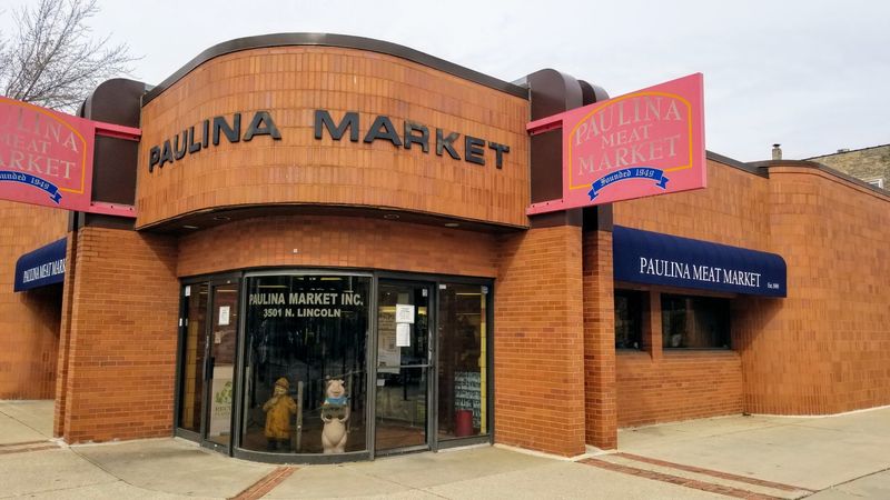 A Neighborhood Landmark on Lincoln Avenue