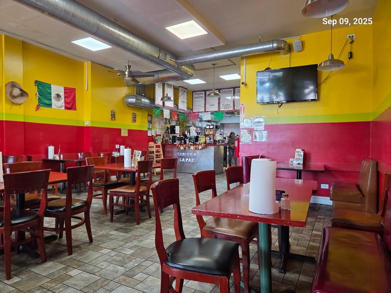 A Neighborhood Table That Earns The Drive Into Chicago