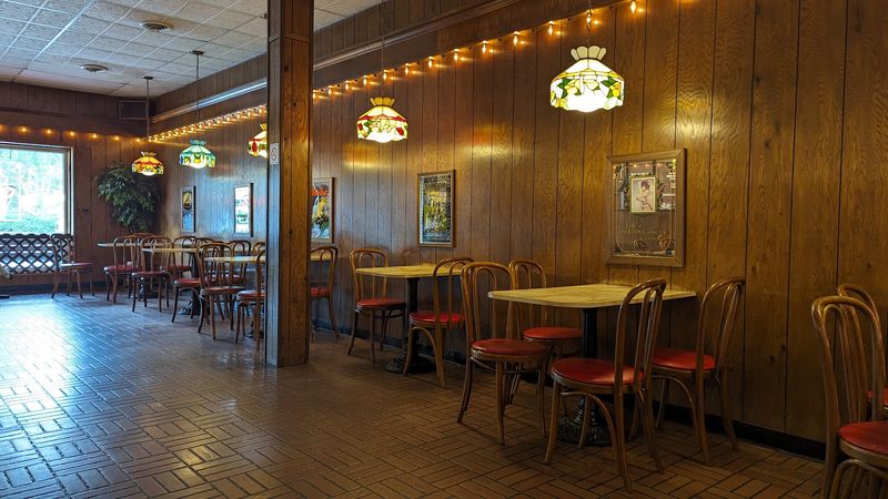 A Parlor Dressed Up Like The Good Old Days A Parlor Dressed Up Like The Good Old Days