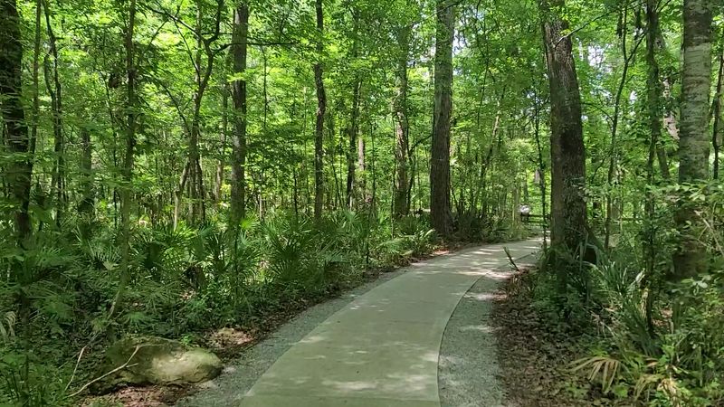 A Peaceful Loop Trail Around The Rim A Peaceful Loop Trail Around The Rim