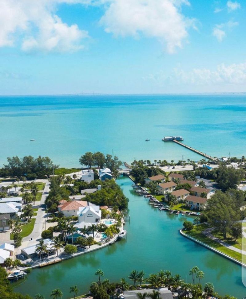 A Peaceful, Safe Beach Town Feel A Peaceful, Safe Beach Town Feel