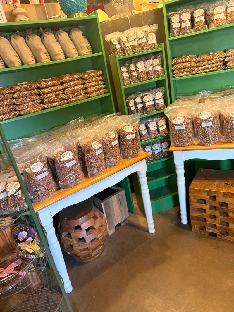 A Pecan Paradise With Over 20 Flavors To Tempt You