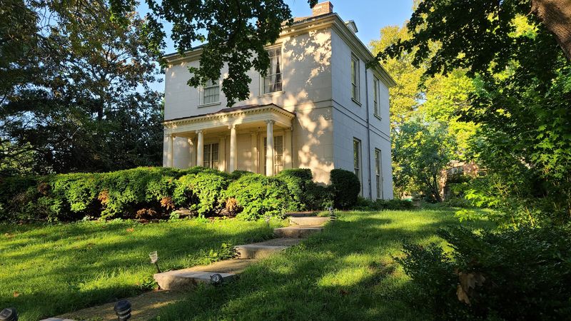 A Penn Family Mansion Hides Among The Animals