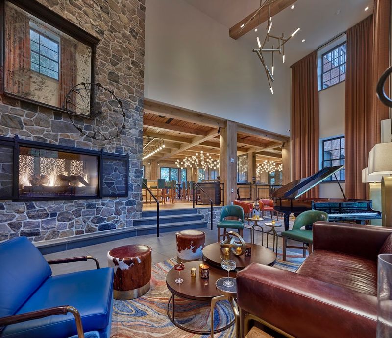 A Piano Lounge That Sets The Whole Mood A Piano Lounge That Sets The Whole Mood