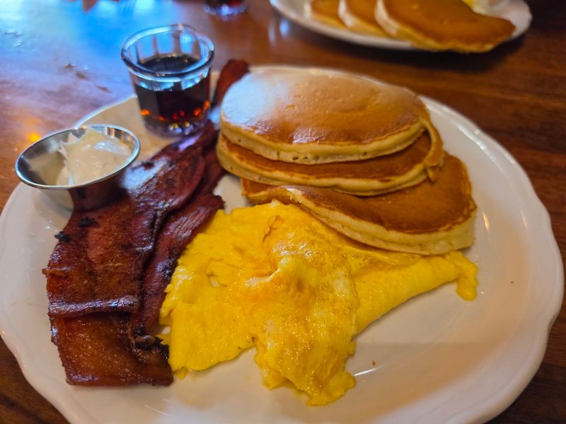 A Puffy Reason To Set The Weekend Alarm