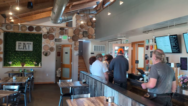 Right In Town, Zero Fuss