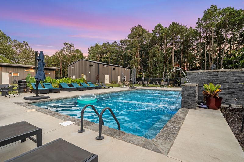 A Quiet Adults-Only Hideaway In The Trees