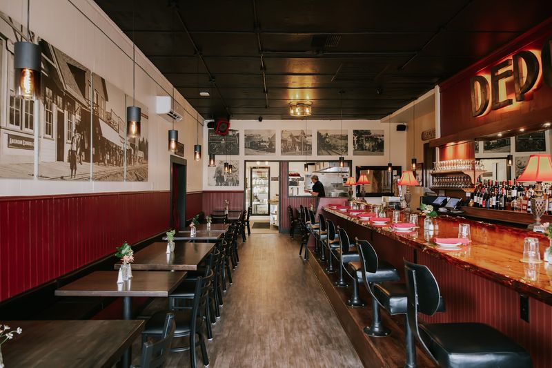 A Retro Bistro With Beach-Town Charm