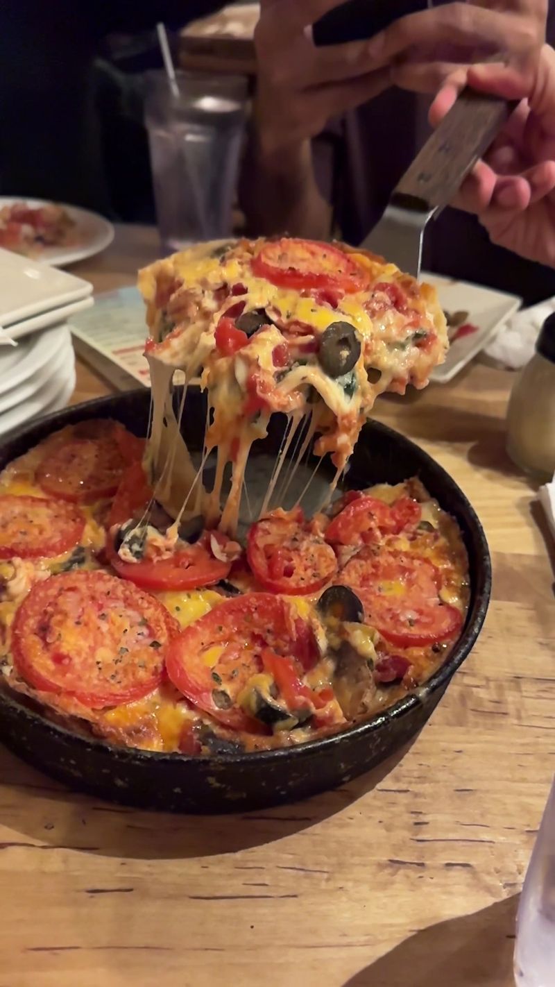 A River North Landmark for Deep-Dish Lovers A River North Landmark for Deep-Dish Lovers