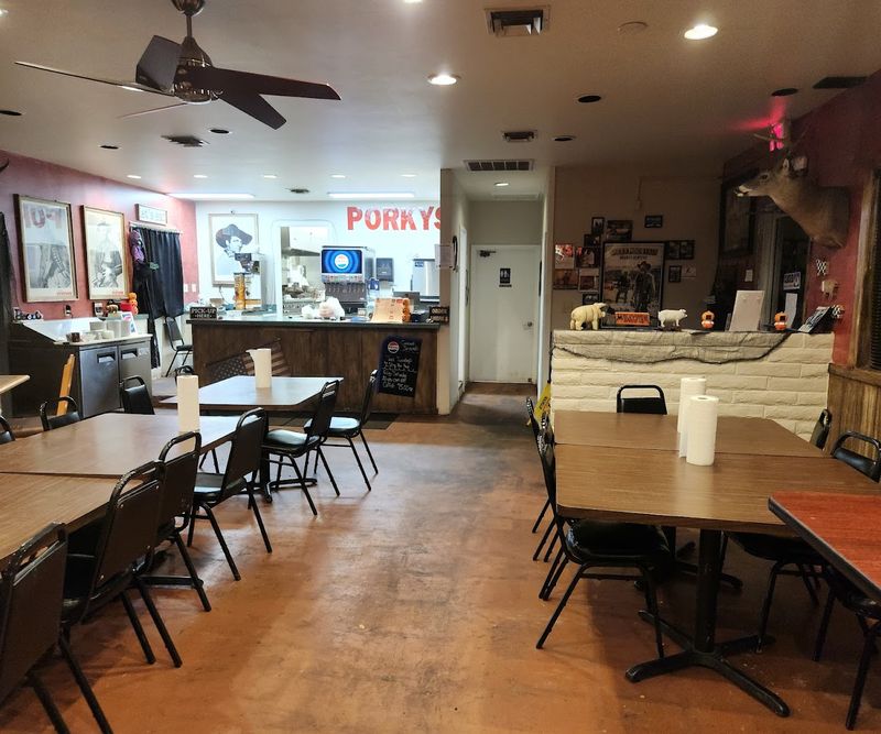 Couples, Families, and Solo Diners All Find Their Place Here