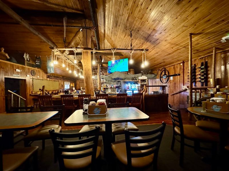 The Wood Cabin Atmosphere That Feels Like Home