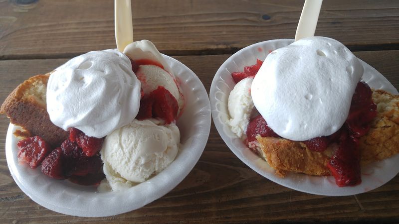 Peach Cobbler That Feels Like A Hug