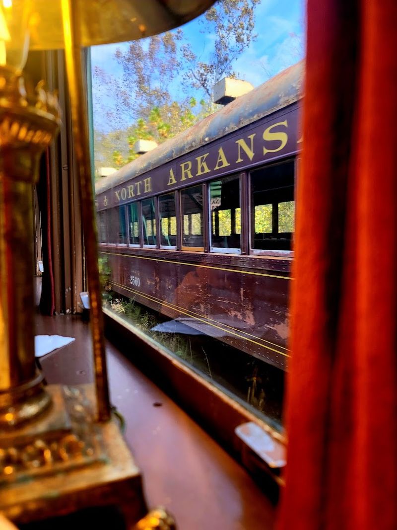 What The Dinner Train Experience Is Like From Start To Finish