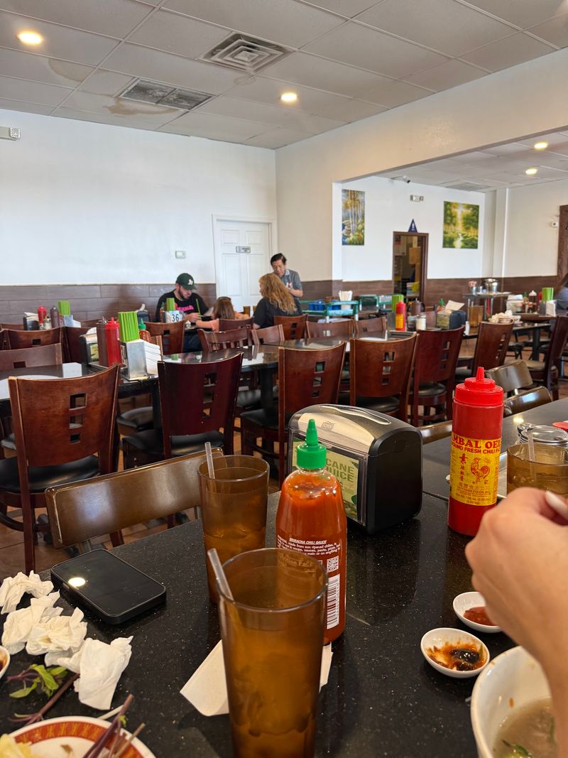 A Roomy Noodle House On A Busy Phoenix Stretch