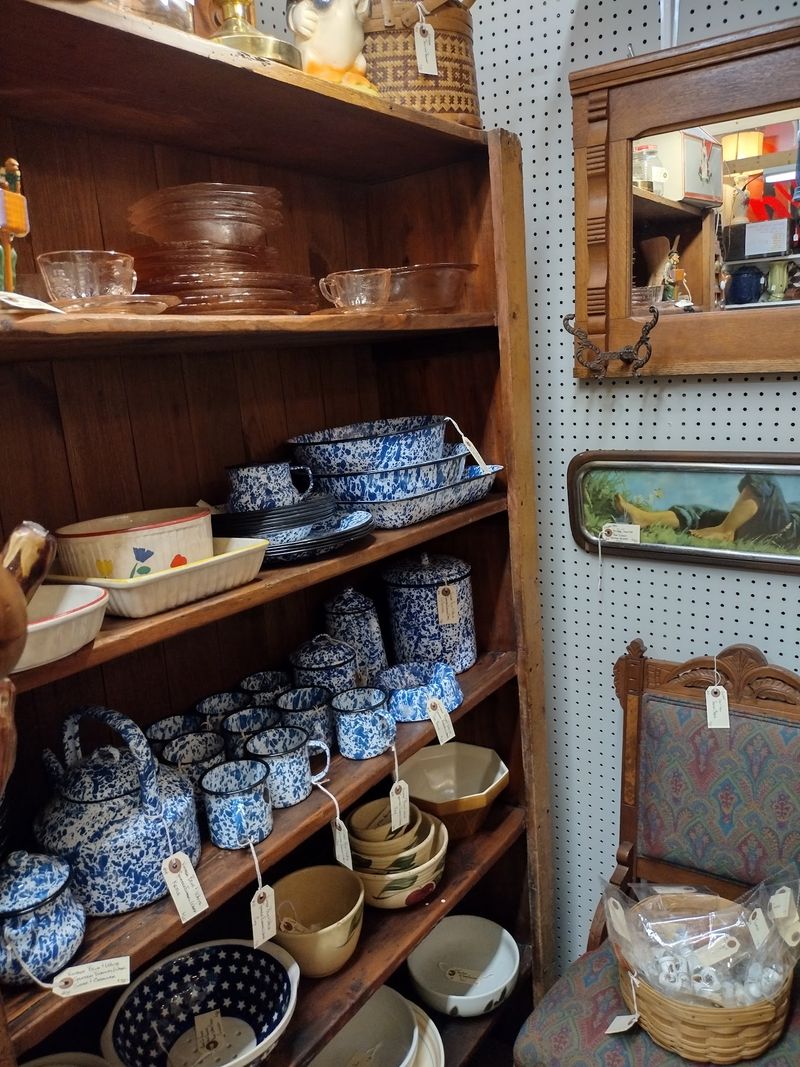 A Rustic Detour Made For Fall Browsing