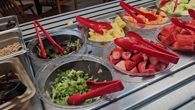A Salad Bar That Earns Genuine Respect