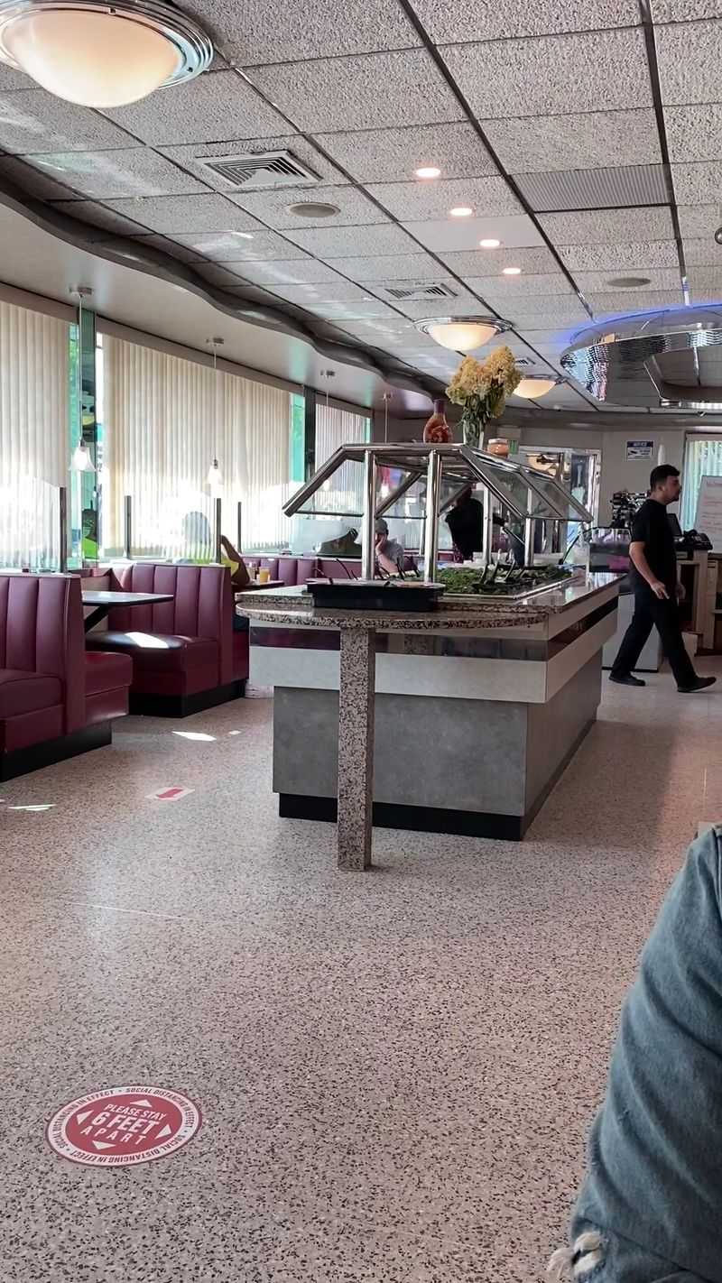 A Salad Bar With Serious Fans A Salad Bar With Serious Fans