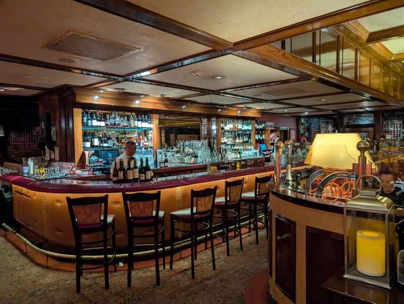 The Kind of Place Regulars Guard Like a Secret