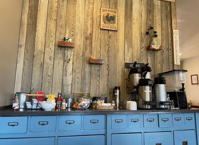 A Self-Serve Condiment Station That Regulars Love A Self-Serve Condiment Station That Regulars Love