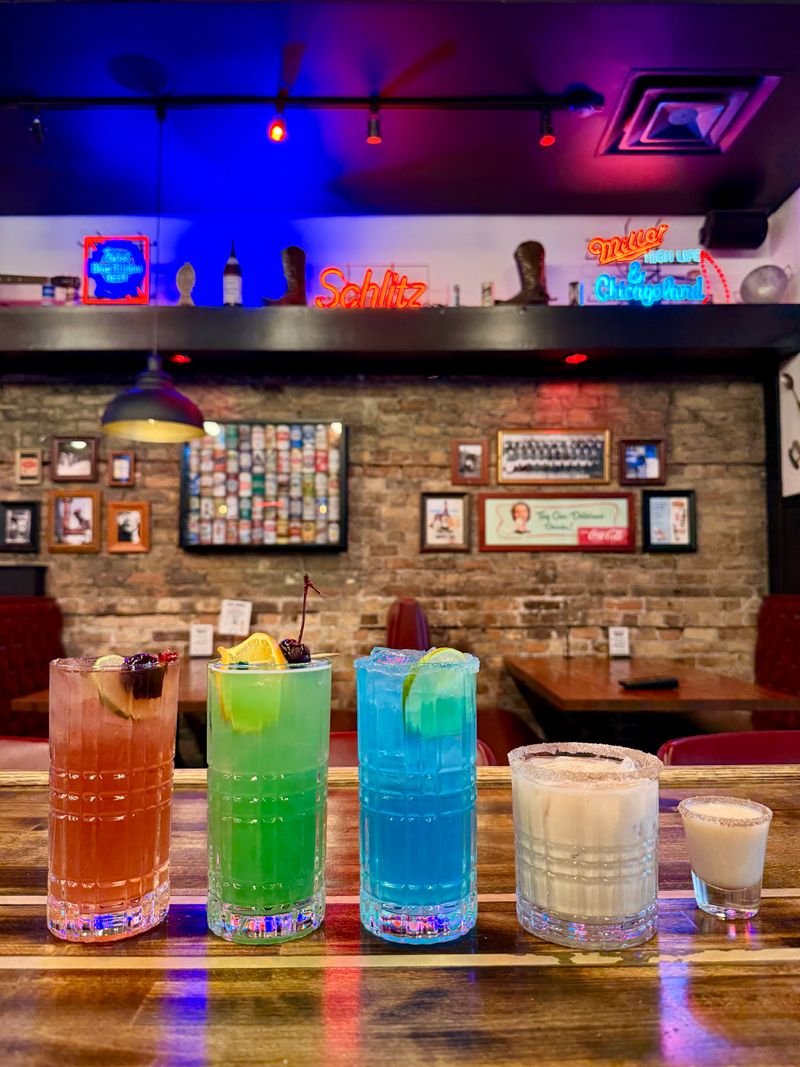 Decor, Ambiance, And West Town Energy