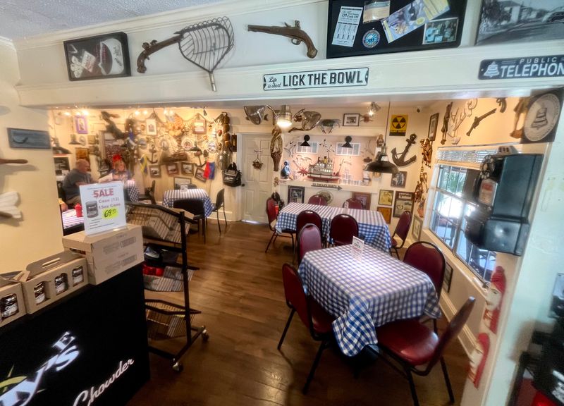 Decor, Ambiance, And Setting