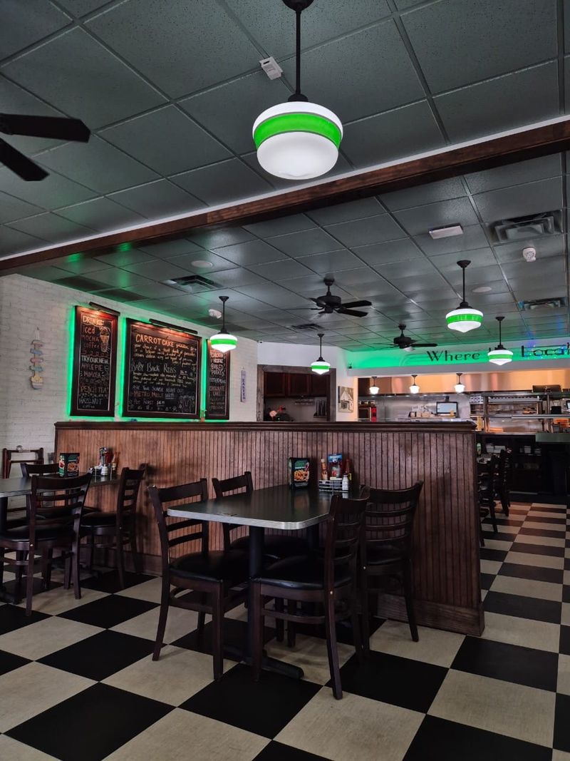 Decor, Ambiance, And Setting