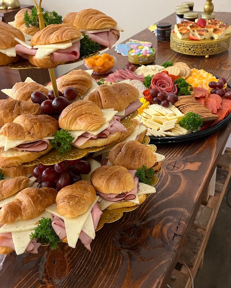 Picnic-Ready And Road-Trip Friendly