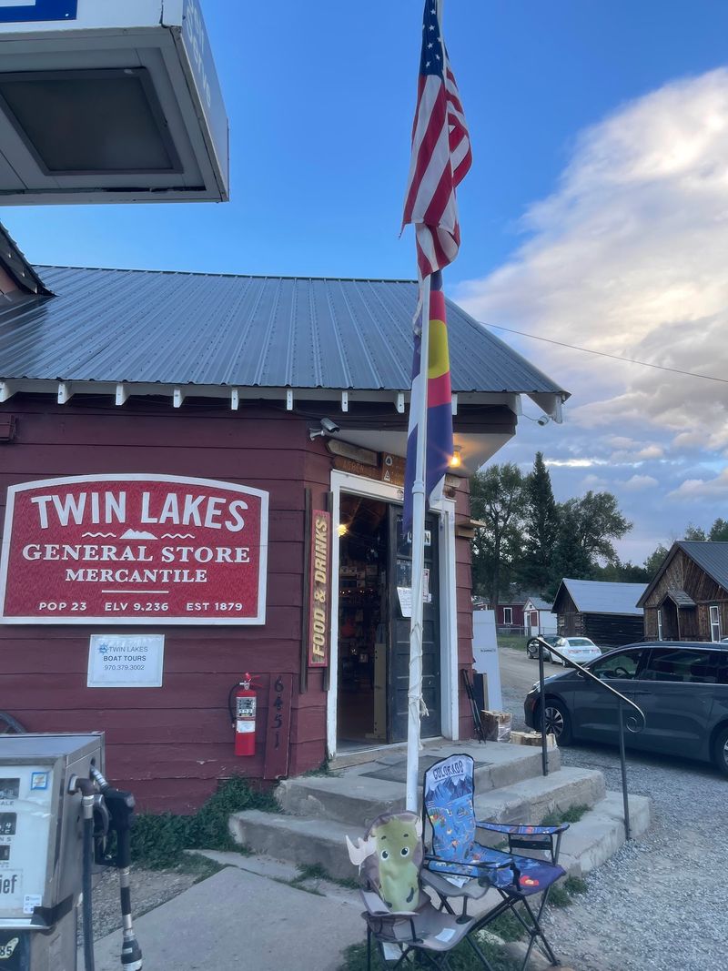 A Simple Saturday Pause On Colorado Highway 82
