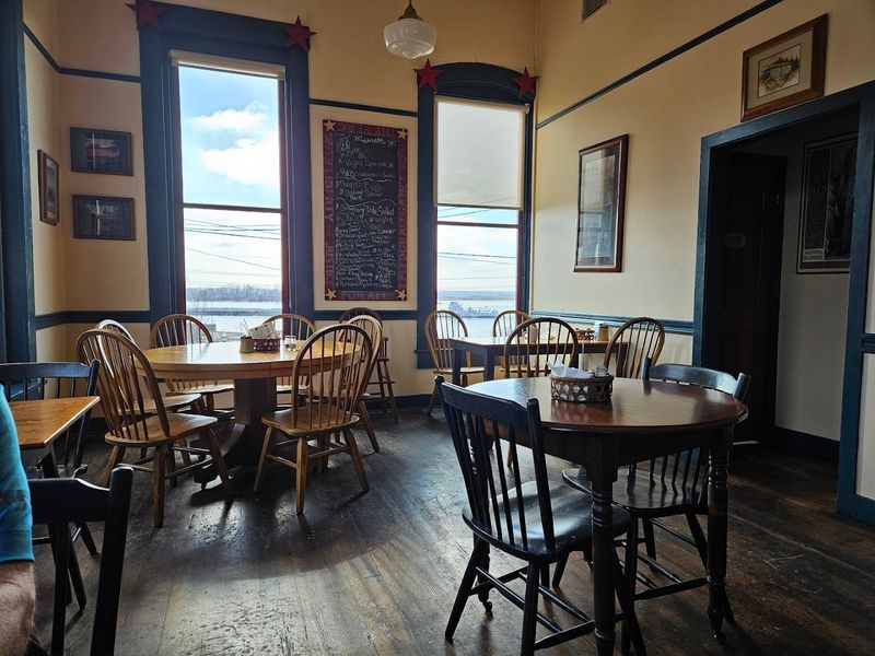 Operating Hours Keep Things Simple And Manageable