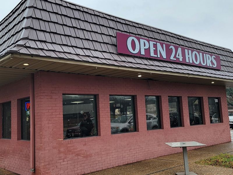 A Roadside Stop With A Reputation That Travels Far