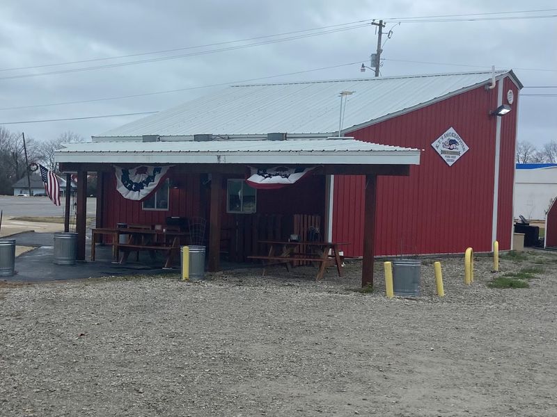 A Small Main Street Stop With Serious Smokehouse Energy