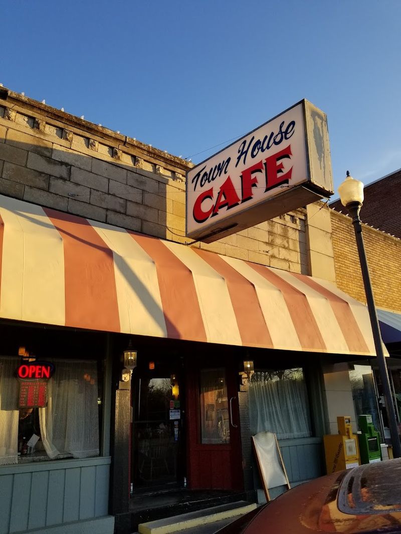 A Small-Town Cafe With Classic Charm