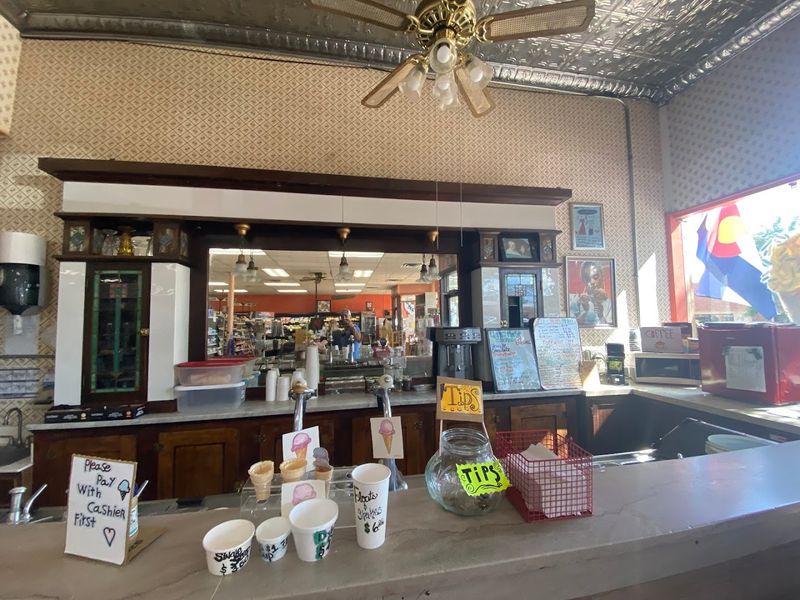 The Old-fashioned Ice cream Bar That stops You in Your tracks