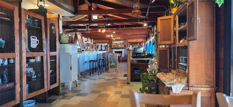 Two Sisters: The Restaurant Locals Keep to Themselves